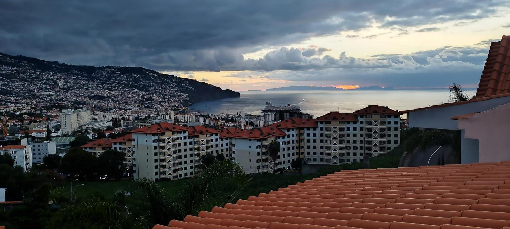 Colinas Do Sol Apartment Фуншал Екстериор снимка
